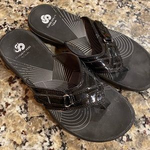 Clarks Cloudsteppers Flip Flops